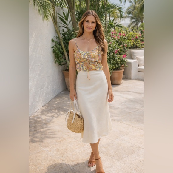 American Eagle Outfitters Tops - ❤️BNWOT American Eagle Outfitters Yellow Paisley Crop Top/bustier size M